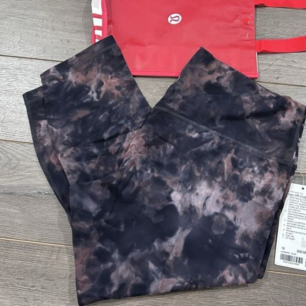 Lululemon HR Align sz 18 23”